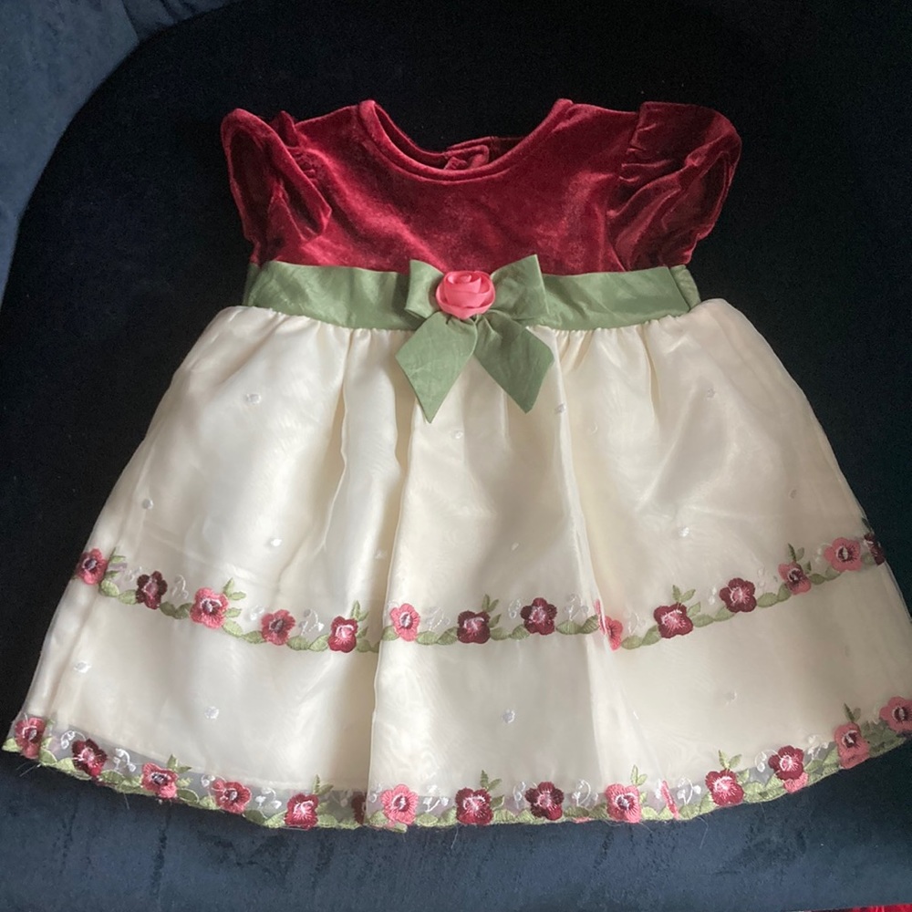 GEORGE NEWBORN GIRLS ORGANZA EMBROIDERED DRESS.